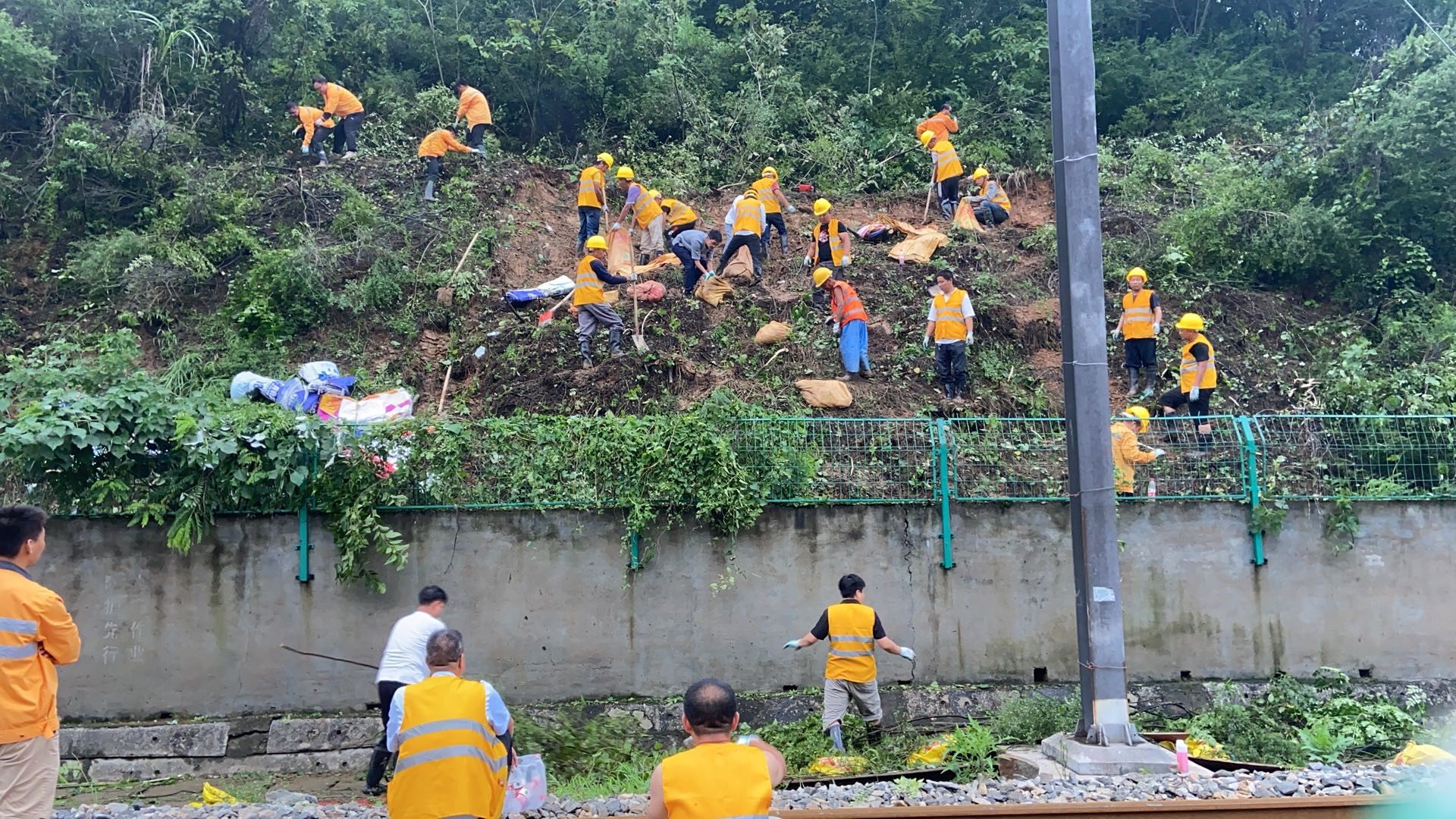 ��yun�����������