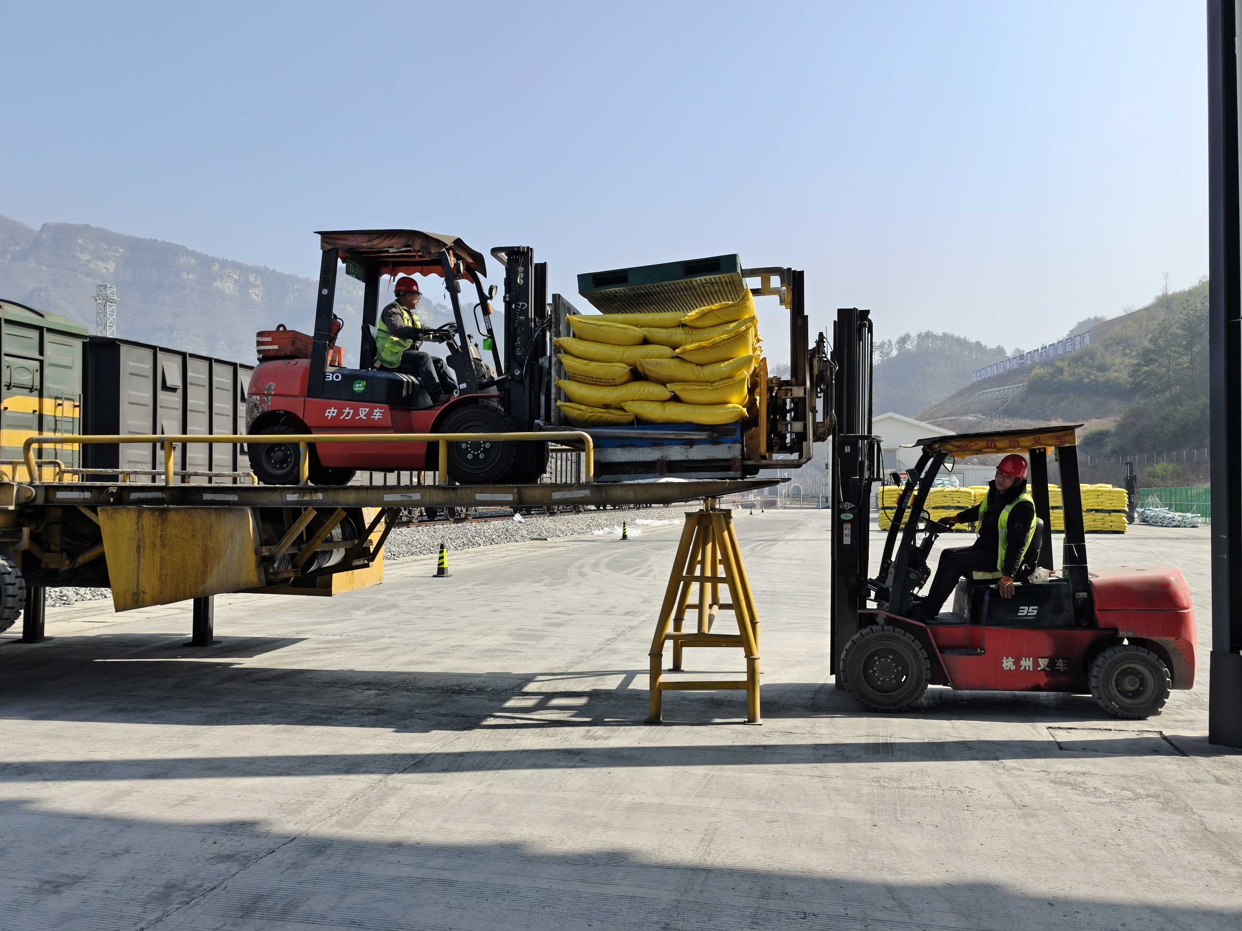 ��yun�����������